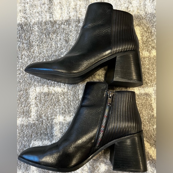 Zac Posen “Tanesha” Black Leather, Colorful Zipper Bootie 7M - Picture 7 of 9